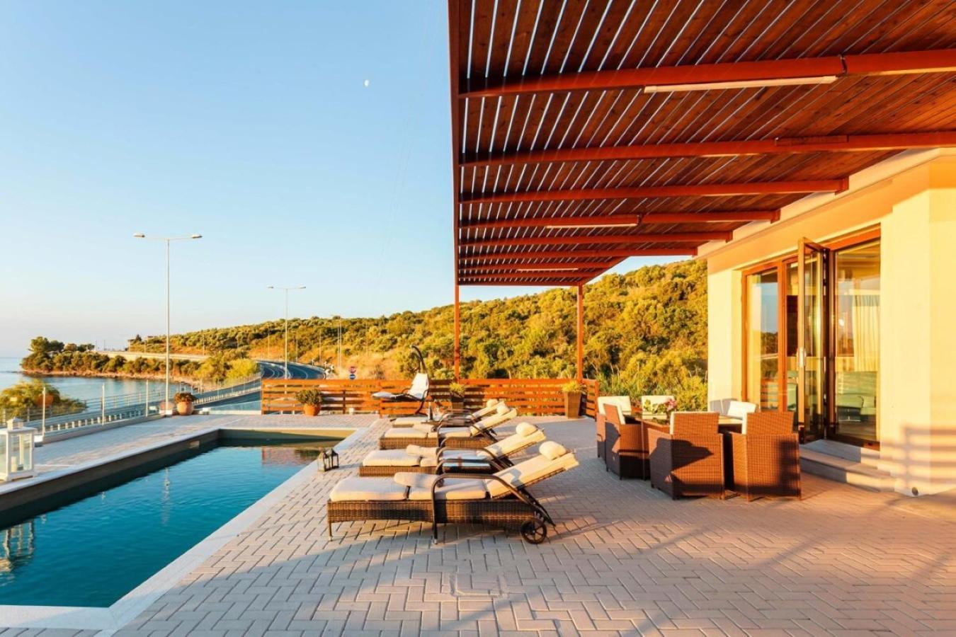 Seaside Summer Bliss - Aurora Luxury Pool Paradise Petalidi Exterior photo